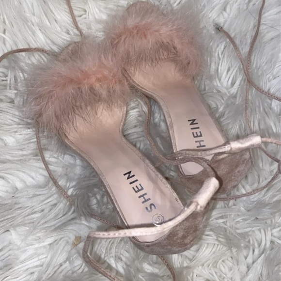 Shoes - Pink feather heels